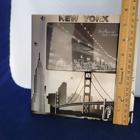 Metal Silver and Black New York Picture Frame 6in×4in All Occasion Unisex - Picture 3 of 7